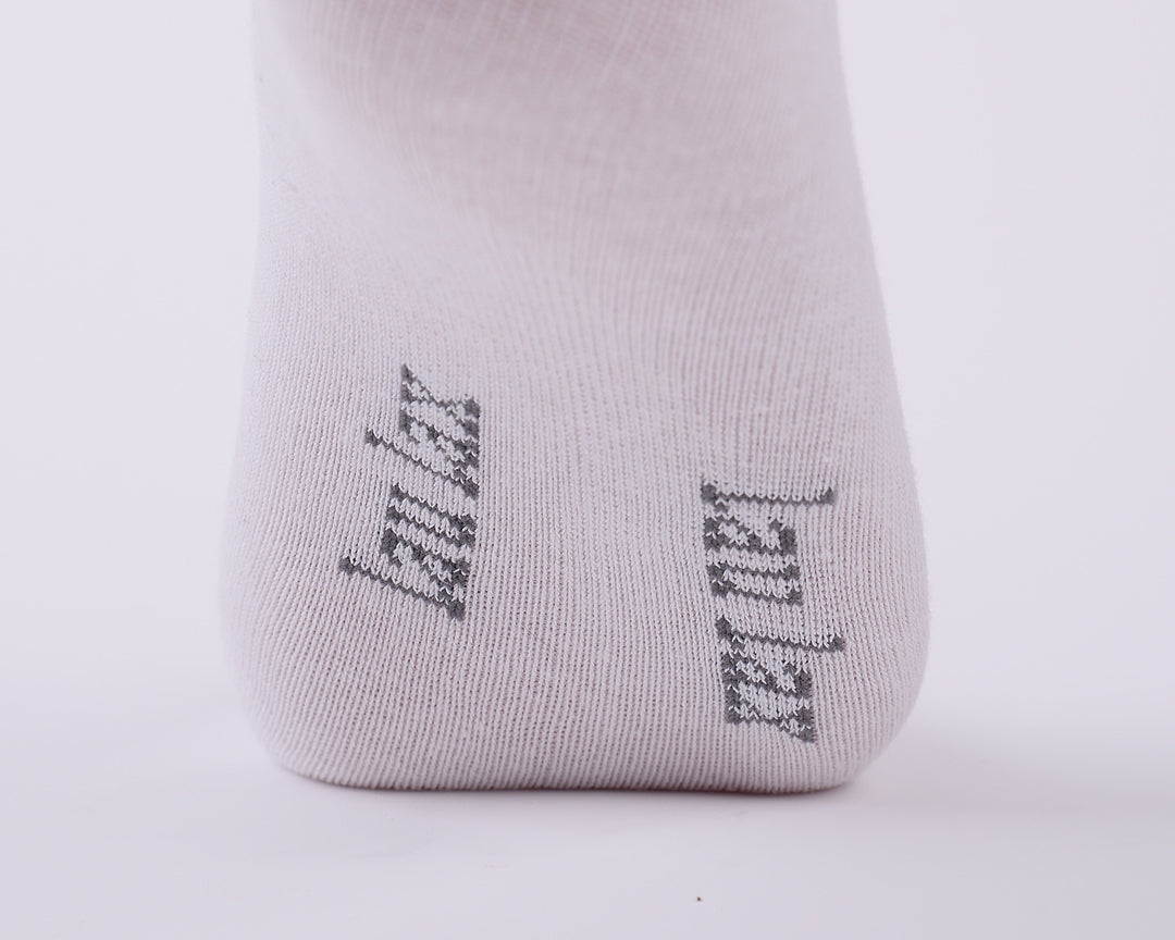 6 Pairs Finest Combed Cotton Smooth Seamless Toe Socks, White, Gift Set