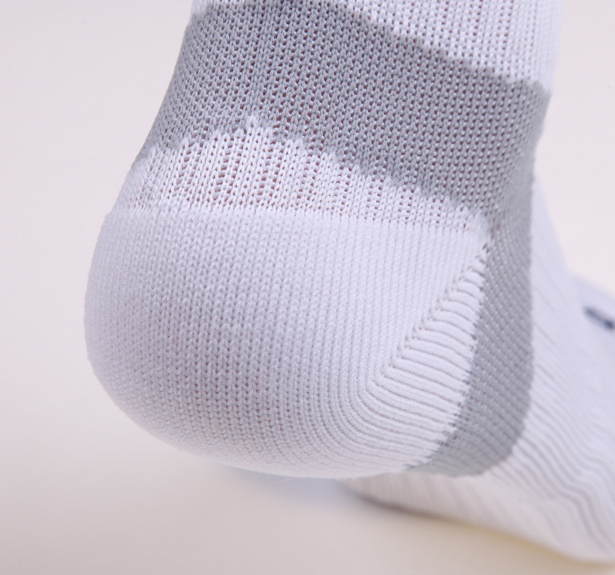 COOLMAX Professional Running Socks - Compression - White - Size UK 7 - 11